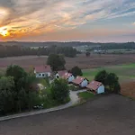 Ostoja - Na Kaszubach, Sauna, Balia-jacuzzi, Plac Zabaw, Tyrolka , Dwa Boiska, Miejsce Na Ognisko, Grill Gazowy