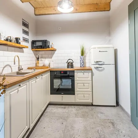 Ostoja - Na Kaszubach, Sauna, Balia-jacuzzi, Plac Zabaw, Tyrolka , Dwa Boiska, Miejsce Na Ognisko, Grill Gazowy *