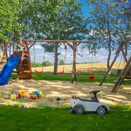 Ostoja - Na Kaszubach, Sauna, Balia-jacuzzi, Plac Zabaw, Tyrolka , Dwa Boiska, Miejsce Na Ognisko, Grill Gazowy 別荘 Lemany