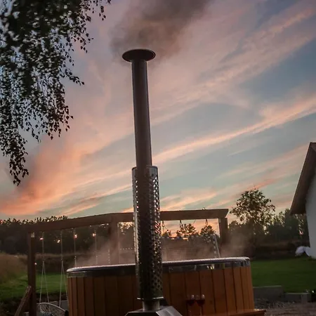 Ostoja - Na Kaszubach, Sauna, Balia-jacuzzi, Plac Zabaw, Tyrolka , Dwa Boiska, Miejsce Na Ognisko, Grill Gazowy בית נופש