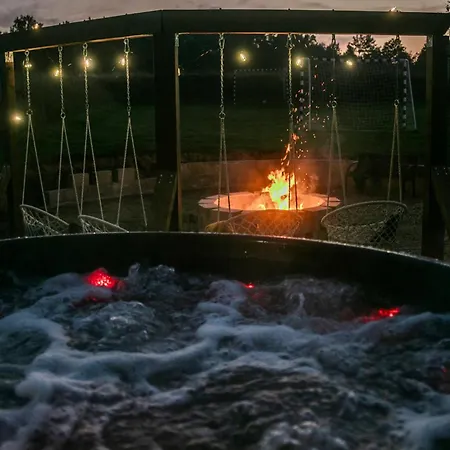 別荘 Ostoja - Na Kaszubach, Sauna, Balia-jacuzzi, Plac Zabaw, Tyrolka , Dwa Boiska, Miejsce Na Ognisko, Grill Gazowy