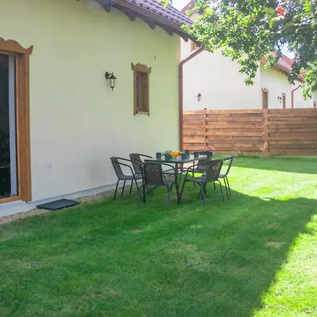 Holiday home Ostoja - Na Kaszubach, Sauna, Balia-jacuzzi, Plac Zabaw, Tyrolka , Dwa Boiska, Miejsce Na Ognisko, Grill Gazowy *