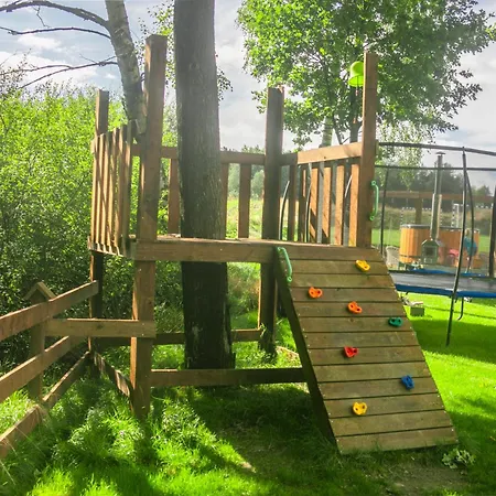 Holiday home Ostoja - Na Kaszubach, Sauna, Balia-jacuzzi, Plac Zabaw, Tyrolka , Dwa Boiska, Miejsce Na Ognisko, Grill Gazowy