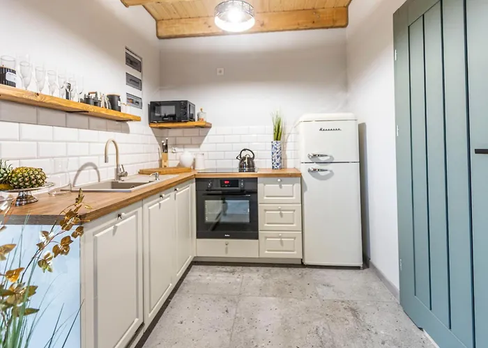 Ostoja - Na Kaszubach, Sauna, Balia-jacuzzi, Plac Zabaw, Tyrolka , Dwa Boiska, Miejsce Na Ognisko, Grill Gazowy *