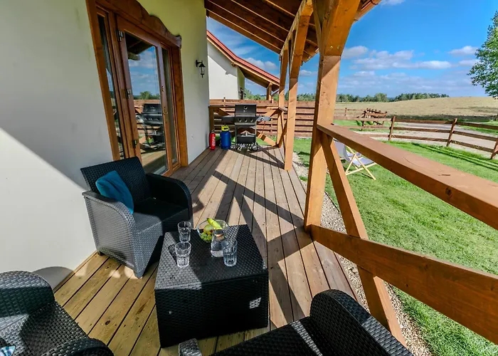 Дом отдыха Ostoja - Na Kaszubach, Sauna, Balia-jacuzzi, Plac Zabaw, Tyrolka , Dwa Boiska, Miejsce Na Ognisko, Grill Gazowy