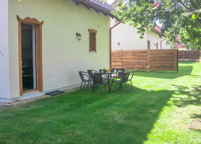 Дом отдыха Ostoja - Na Kaszubach, Sauna, Balia-jacuzzi, Plac Zabaw, Tyrolka , Dwa Boiska, Miejsce Na Ognisko, Grill Gazowy *