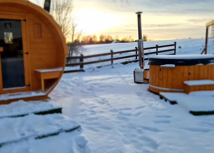 Ostoja - Na Kaszubach, Sauna, Balia-jacuzzi, Plac Zabaw, Tyrolka , Dwa Boiska, Miejsce Na Ognisko, Grill Gazowy Дом отдыха *