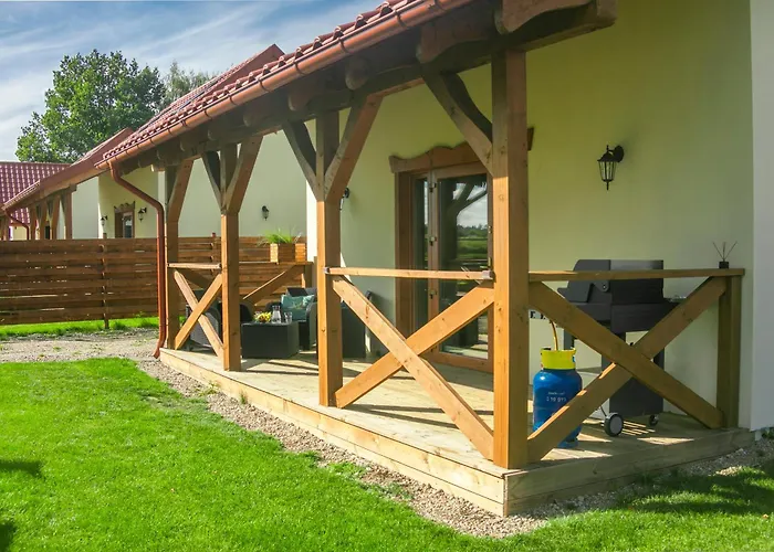 Ostoja - Na Kaszubach, Sauna, Balia-jacuzzi, Plac Zabaw, Tyrolka , Dwa Boiska, Miejsce Na Ognisko, Grill Gazowy Дом отдыха Lemany (Kartuzy)