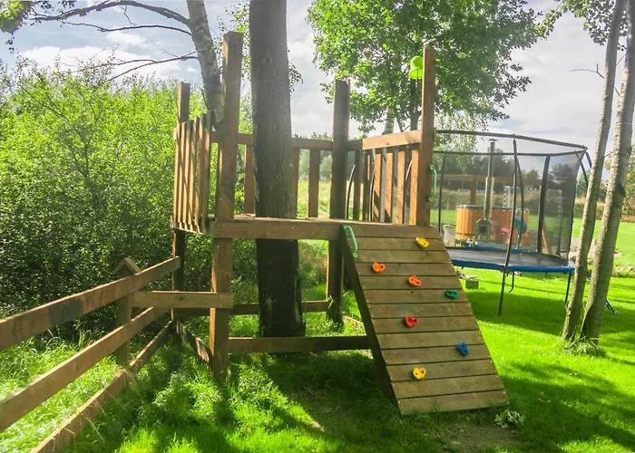 Дом отдыха Ostoja - Na Kaszubach, Sauna, Balia-jacuzzi, Plac Zabaw, Tyrolka , Dwa Boiska, Miejsce Na Ognisko, Grill Gazowy